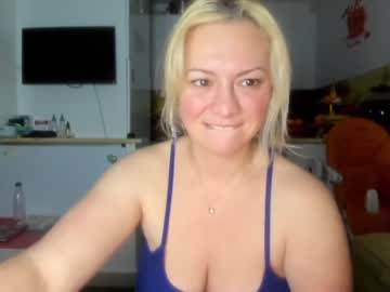 girl cam all day kiradivine image #3297795
