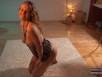 girl cam all day chillwithkira image #3728375