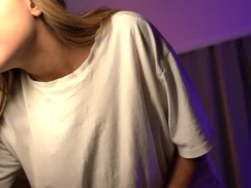 girl cam all day elisa_moon image #8239807