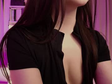 girl cam all day hollyextra image #9387249
