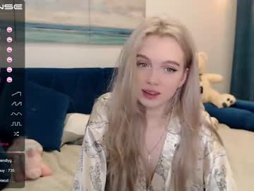 girl cam all day small_blondee image #1403442