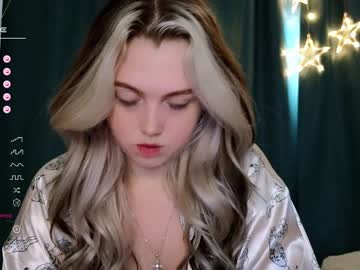 girl cam all day small_blondee image #5125422