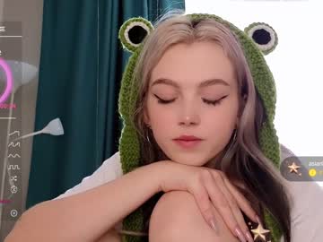 girl cam all day small_blondee image #5476554