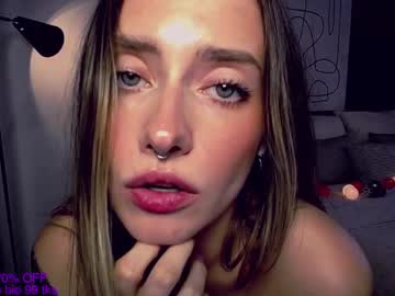 girl cam all day yvie_ image #7584016
