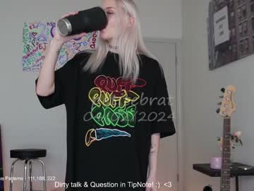 girl cam all day petitebrat image #6702143