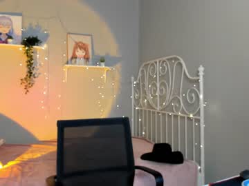 girl cam all day linellali image #2498605