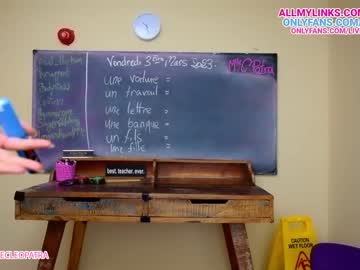girl cam all day livecleo image #3864191