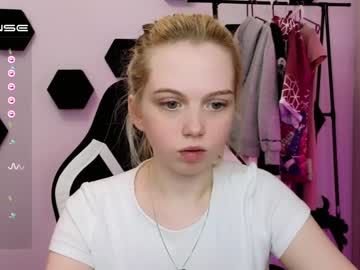 girl cam all day small_blondee image #4338422