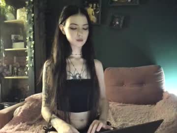 girl cam all day bmwm5f90 image #8941937