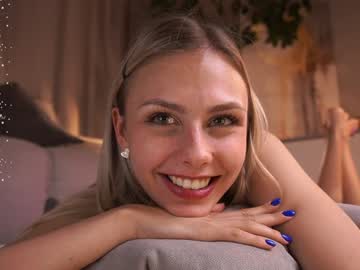 girl cam all day darlinechapel image #8345998