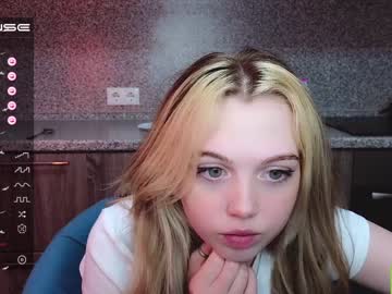 girl cam all day small_blondee image #4269532