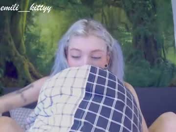 girl cam all day lit1le_kitty_ image #2326670