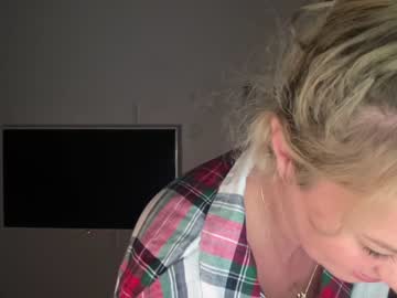girl cam all day kiradivine image #2737044