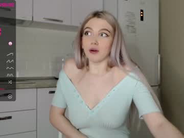 girl cam all day small_blondee image #1237125
