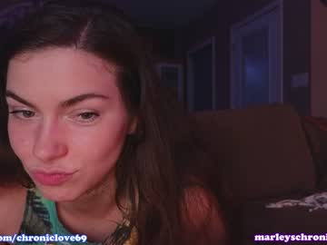 girl cam all day chroniclove image #7101204