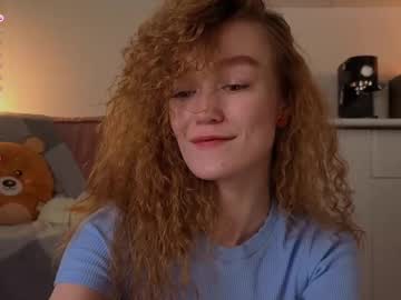 girl cam all day emiliyafox image #9195117