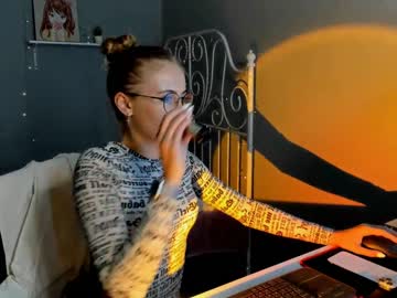 girl cam all day linellali image #2470005