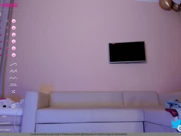 girl cam all day hollyextra image #3710079