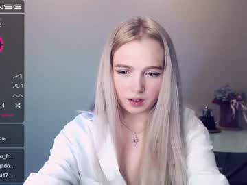 girl cam all day small_blondee image #571158