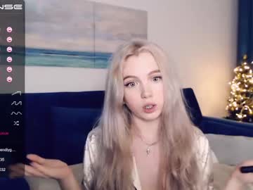 girl cam all day small_blondee image #885531