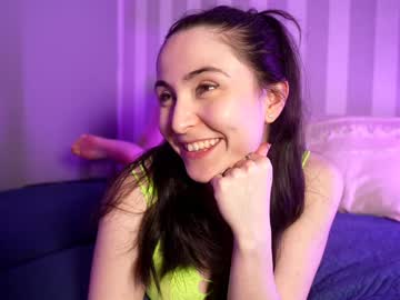 girl cam all day littlee33 image #9579025