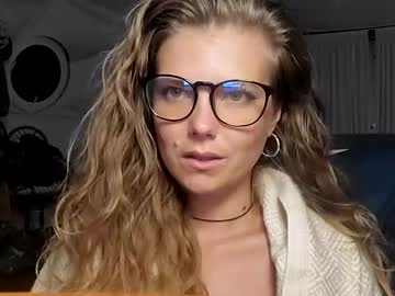 girl cam all day kosmickate image #3300540