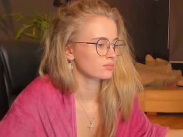 girl cam all day linellali image #2858124