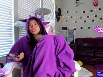 girl cam all day violetttflowers image #5493155