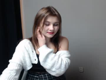 girl cam all day relax_nina image #647107