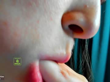 girl cam all day demurelixir image #3576844