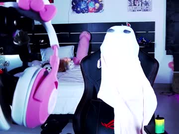 girl cam all day madnessalise image #5014884