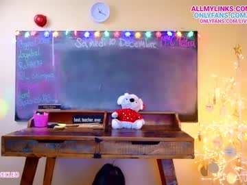 girl cam all day livecleo image #3293457