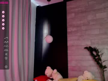 girl cam all day small_blondee image #2503676