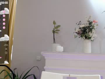 girl cam all day small_blondee image #2726390
