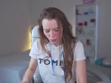 girl cam all day pion_white image #1488110