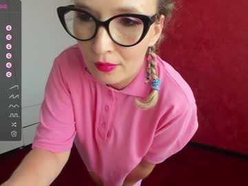 girl cam all day emilymilf__ image #5068344
