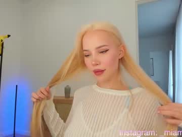 girl cam all day knee_ling image #5311620