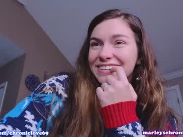 girl cam all day chroniclove image #6036642