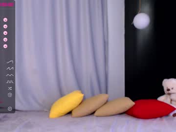 girl cam all day small_blondee image #2492712