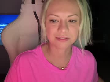 girl cam all day kiradivine image #4219239