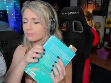 girl cam all day kimilee22 image #6357153