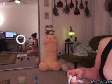 girl cam all day evelynpiers image #3907436