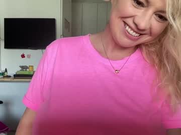 girl cam all day kiradivine image #4589036