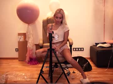 girl cam all day peach_me image #1553991