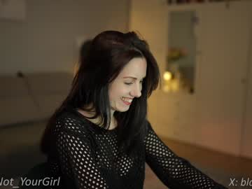 girl cam all day _blackbee_ image #7212660