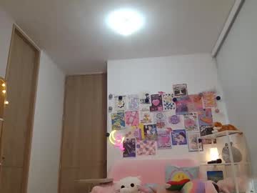 girl cam all day kittenmoon_ image #9622341