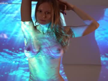 girl cam all day chillwithkira image #4227374