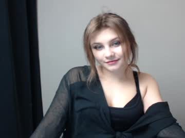 girl cam all day relax_nina image #704293