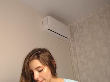 girl cam all day lesi_moon image #4991303
