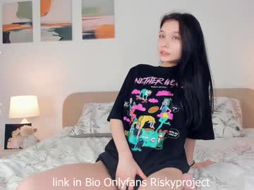 girl cam all day riskyproject image #9676807